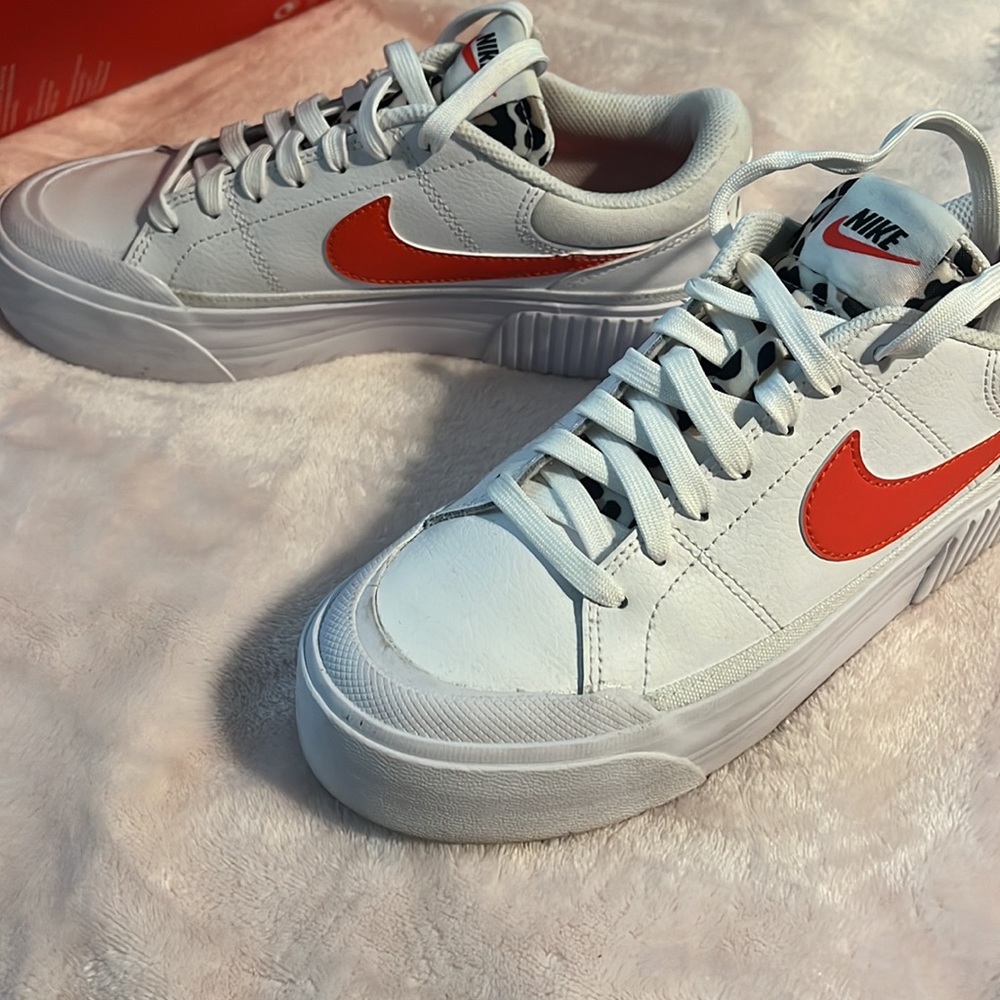 Nike court legacy lift